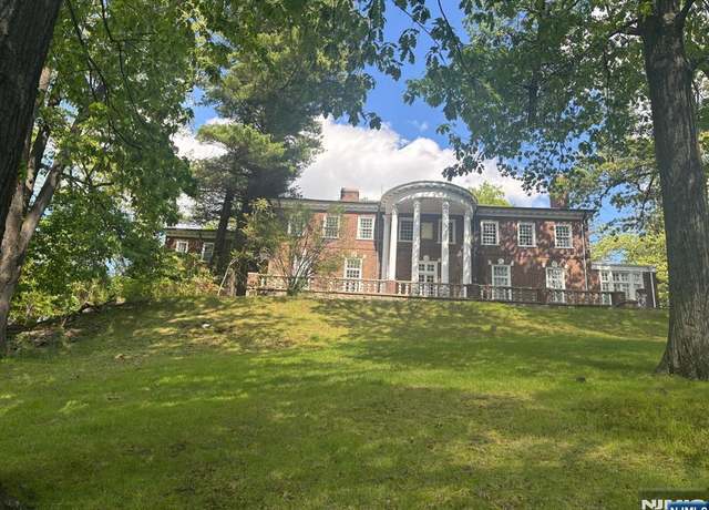 Property at 277 Walnut St, Englewood, NJ 07631, 5 beds, 5.5 baths