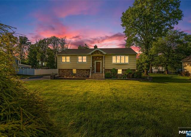 Property at 11 Hillcrest Blvd, Warren, NJ 07059, 3 beds, 3 baths