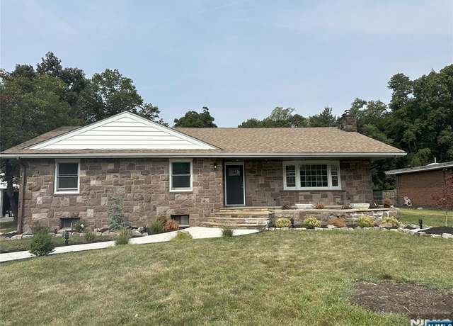 Property at 614 Rifle Camp Rd, Woodland Park, NJ 07424, 4 beds, 3.5 baths