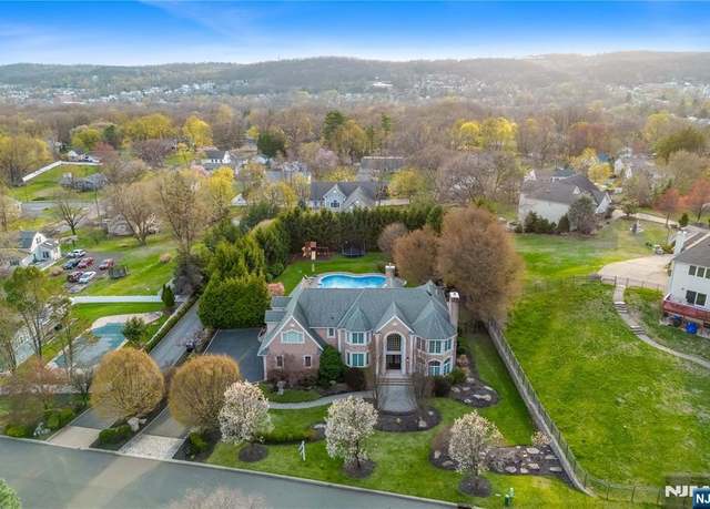 Property at 5 Carla Ct, North Haledon, NJ 07508, 5 beds, 4.5 baths