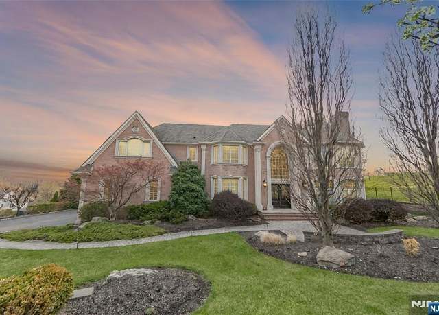 Property at 5 Carla Ct, North Haledon, NJ 07508, 5 beds, 4.5 baths