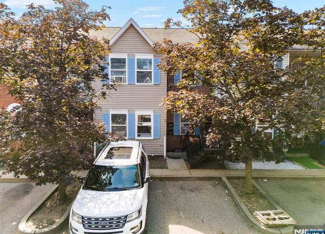 Property at 48 Ann St, Paterson, NJ 07501, 6 beds, 3 baths