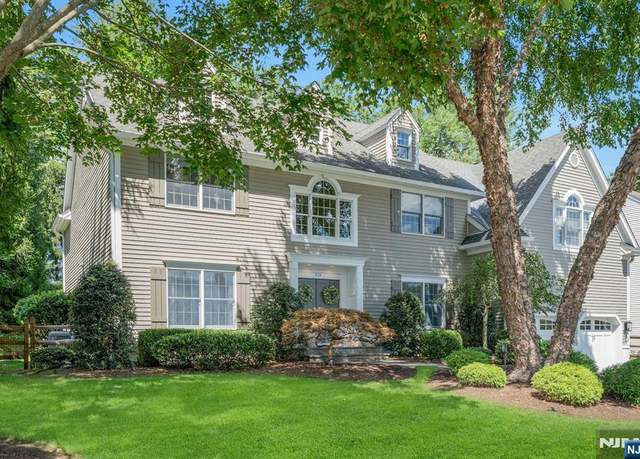 Property at 319 Megan Ct, Wyckoff, NJ 07481, 5 beds, 4.5 baths