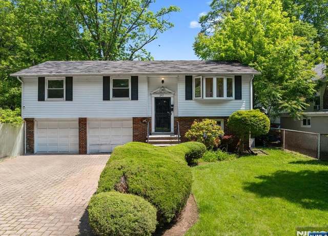 Property at 297 Genesee Ave, Englewood, NJ 07631, 4 beds, 2.5 baths