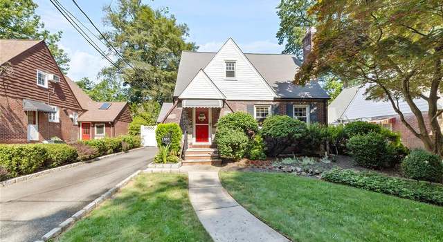 Photo of 1161 Kensington Rd, Teaneck, NJ 07666