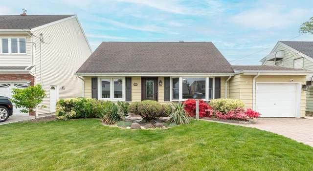 Photo of 186 Cambridge Ave, Saddle Brook, NJ 07663