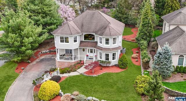 Photo of 1 Greenbriar Rd, Little Falls, NJ 07424