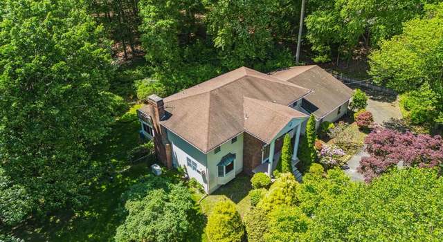Photo of 22 Christopher Pl, Saddle River, NJ 07458