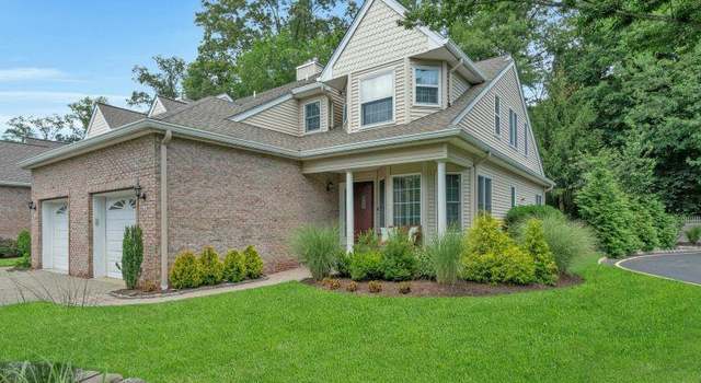 Photo of 111 Trotters Ln, Allendale, NJ 07401