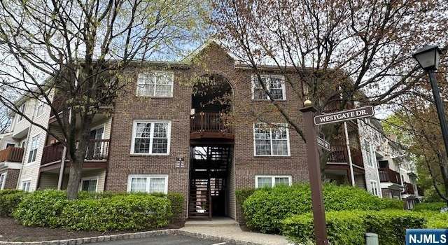 Photo of 1466 Westgate Dr, Fort Lee, NJ 07024