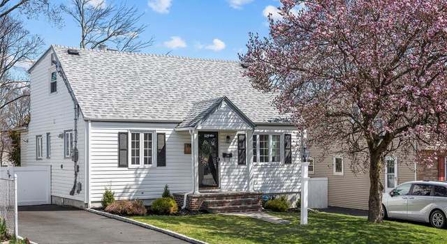 Photo of 74 Long Hill Dr, Clifton, NJ 07013