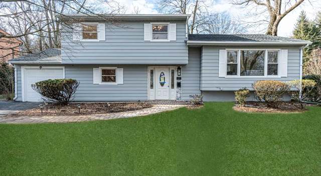Photo of 2 Falcon Ct, Livingston, NJ 07039