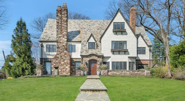Photo of 202 Crest Rd, Ridgewood, NJ 07450