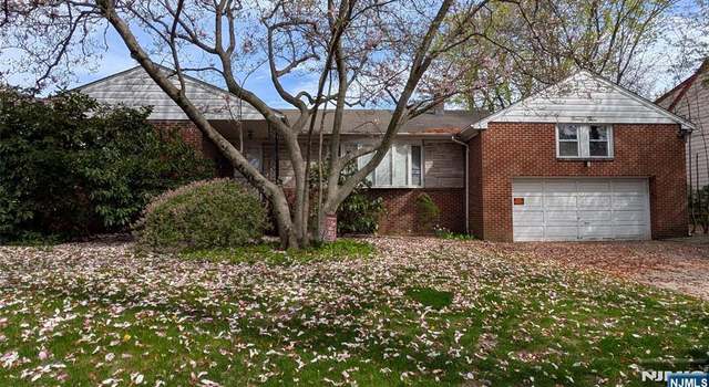 Photo of 93 John Pl, Bergenfield, NJ 07621