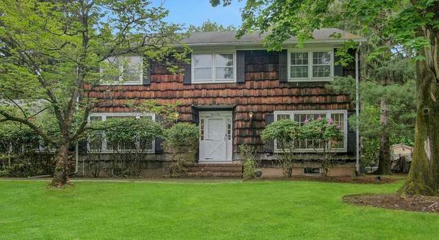 Photo of 32 Country Squire Rd, Old Tappan, NJ 07675