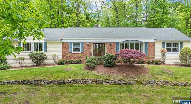 Photo of 6 Arrowhead Rd, Mahwah, NJ 07430