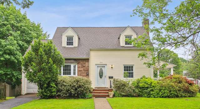 Photo of 934 Alpine Dr, Teaneck, NJ 07666