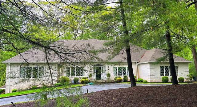 Photo of 880 Hilltop Ter, Franklin Lakes, NJ 07417