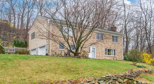 Photo of 30 Serpentine Rd, Ringwood, NJ 07456