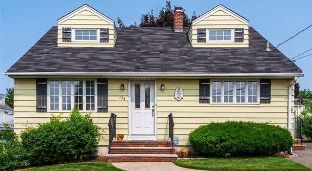 Photo of 744 9th St, Carlstadt, NJ 07072