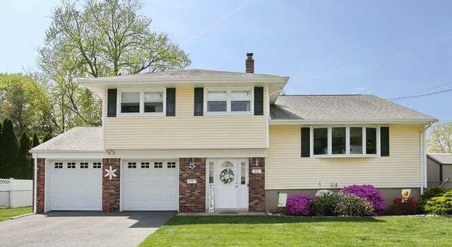 Photo of 30 Karen Ln, Emerson, NJ 07630