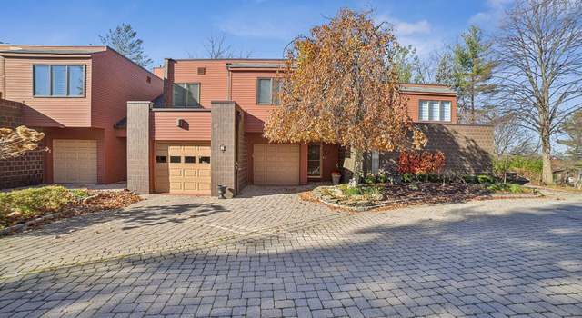 Photo of 4 Hidden Ledge Rd, Englewood, NJ 07631