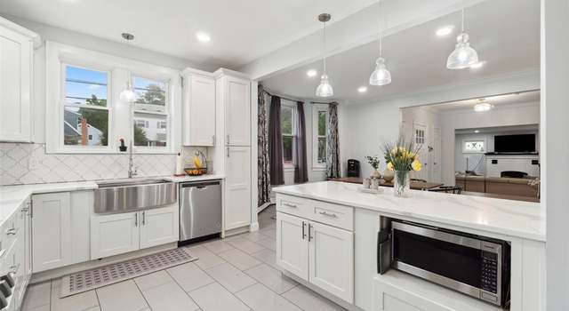 Photo of 36 Lindbergh Blvd, Teaneck, NJ 07666