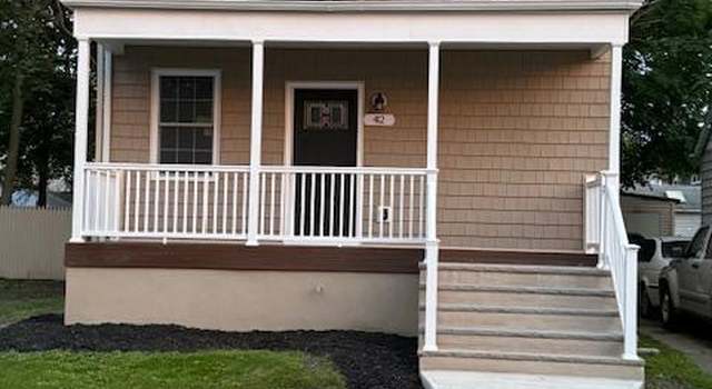 Photo of 42 Parkway, Wallington, NJ 07057