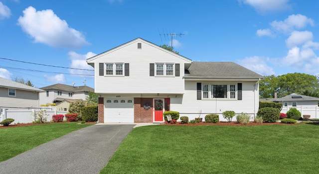 Photo of 409 Kehoe Ct, New Milford, NJ 07646