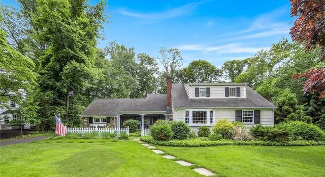 Photo of 384 Pinewood Dr, Wyckoff, NJ 07481