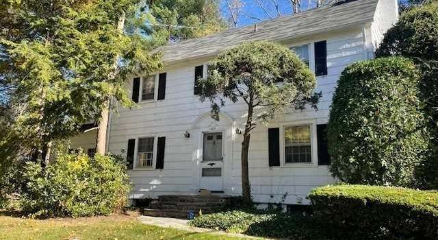 Photo of 1405 River Rd, Teaneck, NJ 07666