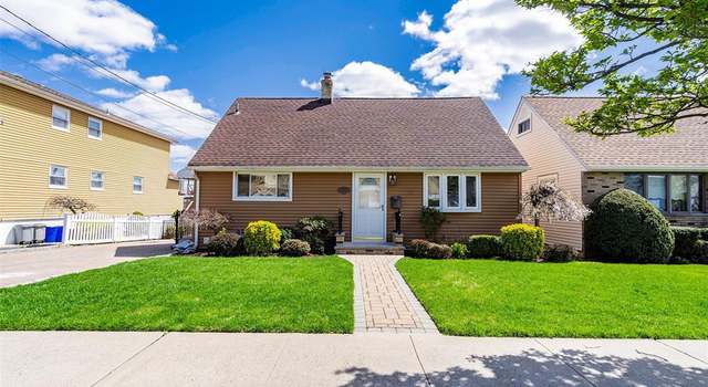 Photo of 749 8th St, Carlstadt, NJ 07072