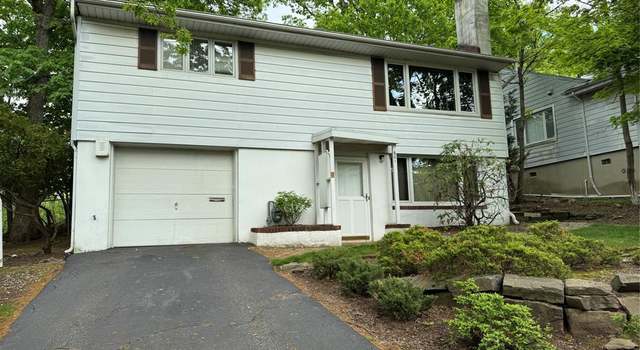 Photo of 601 Ridgeland Ter, Leonia, NJ 07605