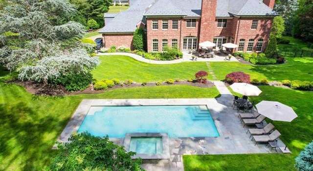 Photo of 43 Chestnut Ridge Rd, Saddle River, NJ 07458