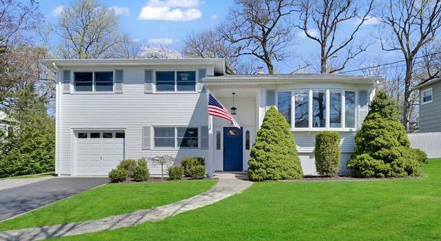 Photo of 32 Golf View Dr, Dumont, NJ 07628