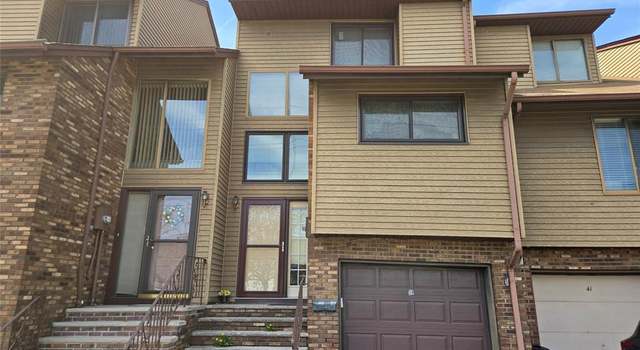 Photo of 39 Ross Rd, Wallington, NJ 07057