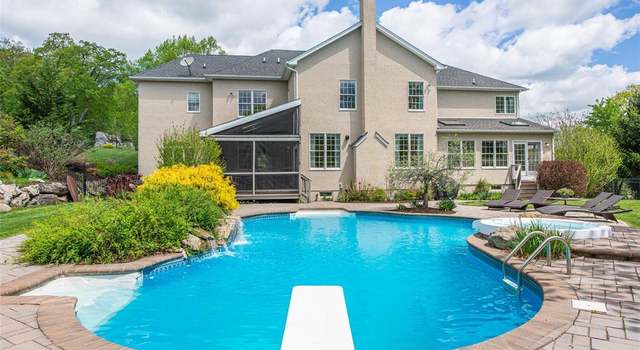 Photo of 39 Crown View Ct, Sparta, NJ 07871