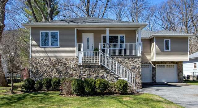 Photo of 158 Lakeshore Dr, Oakland, NJ 07436