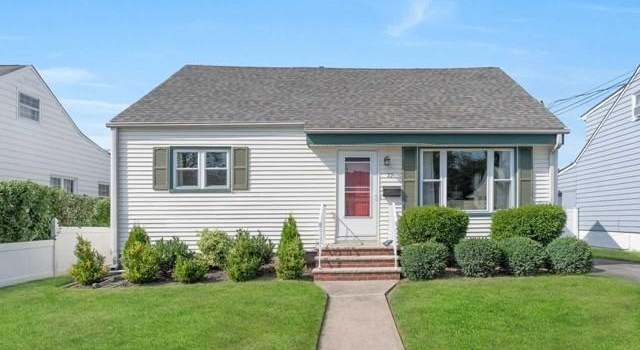 Photo of 23 South Dr, Rochelle Park, NJ 07662