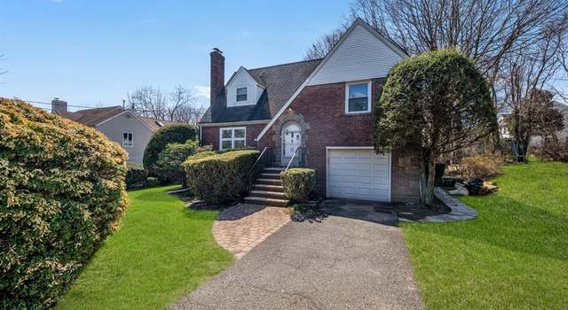 Photo of 32 Vandelinda Ave, Teaneck, NJ 07666