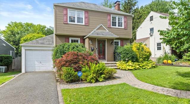 Photo of 426 Cumberland Ave, Teaneck, NJ 07666