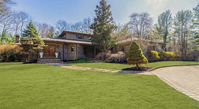 Photo of 23 Trotters Ln, Mahwah, NJ 07430