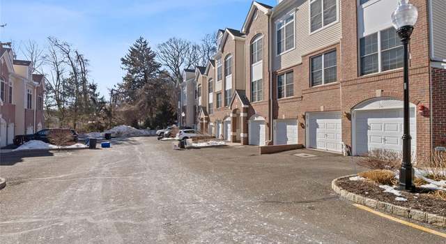 Photo of 3 Ashley Ct, Hawthorne, NJ 07506