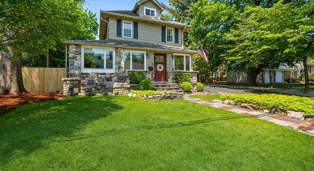 Photo of 8 Spring St, Harrington Park, NJ 07640