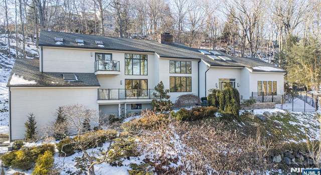 Photo of 774 W Shore Dr, Kinnelon Borough, NJ 07405