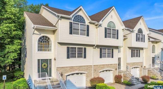 Photo of 8 Sara Kathryn Way, Waldwick, NJ 07463