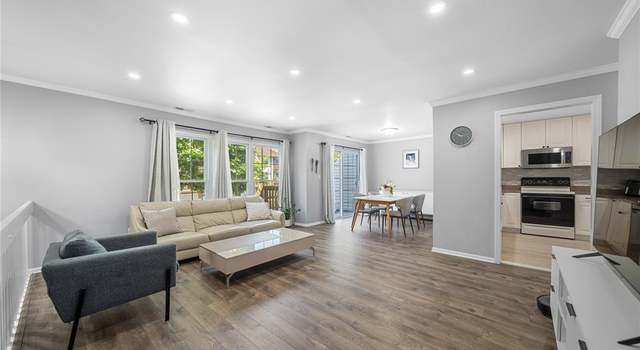 Photo of 250 Village Circle Dr, Fort Lee, NJ 07024