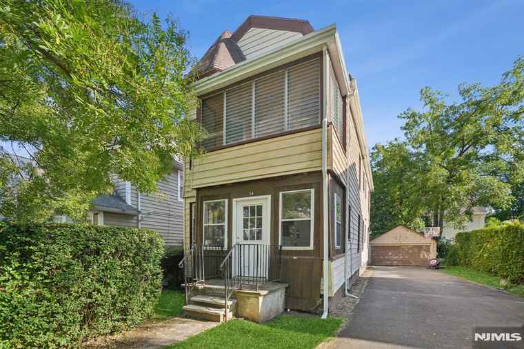 Photo of 14 Ward Pl Montclair, NJ 07042