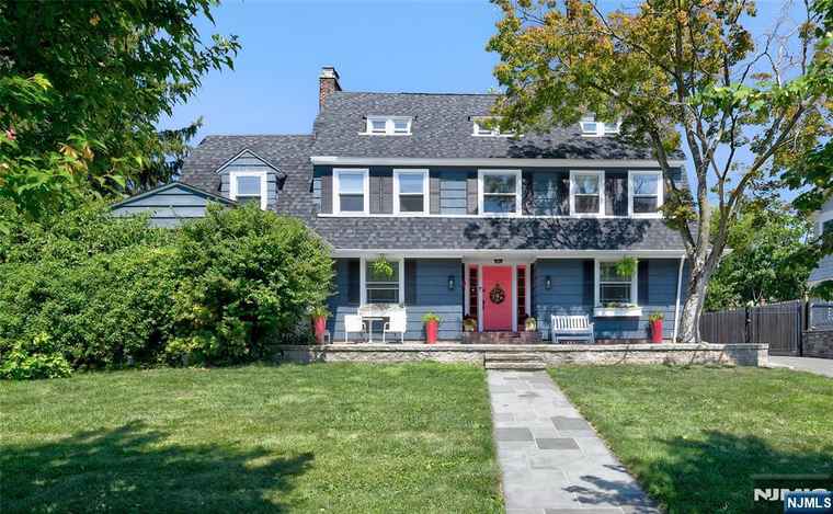 Photo of 21 Melrose Pl Montclair, NJ 07042