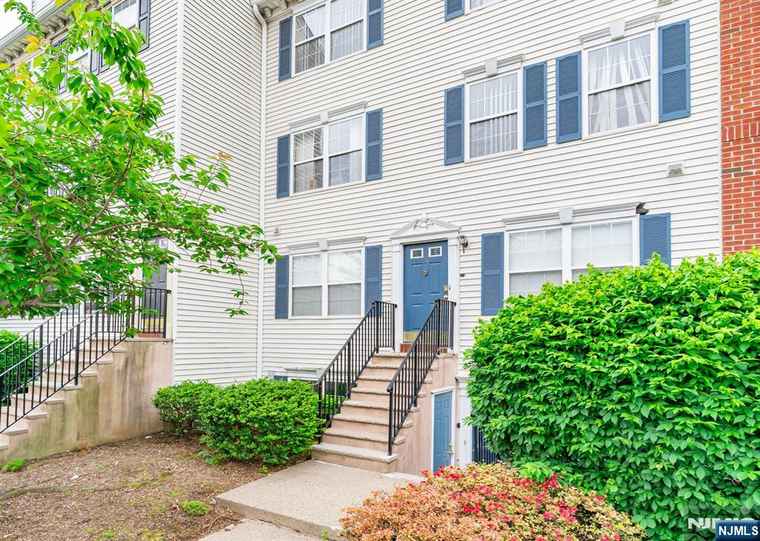Photo of 5 Ashby Ln #1404 Newark, NJ 07103